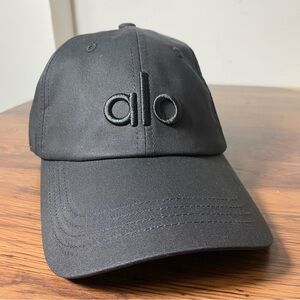 ALO Black quick-drying Cap